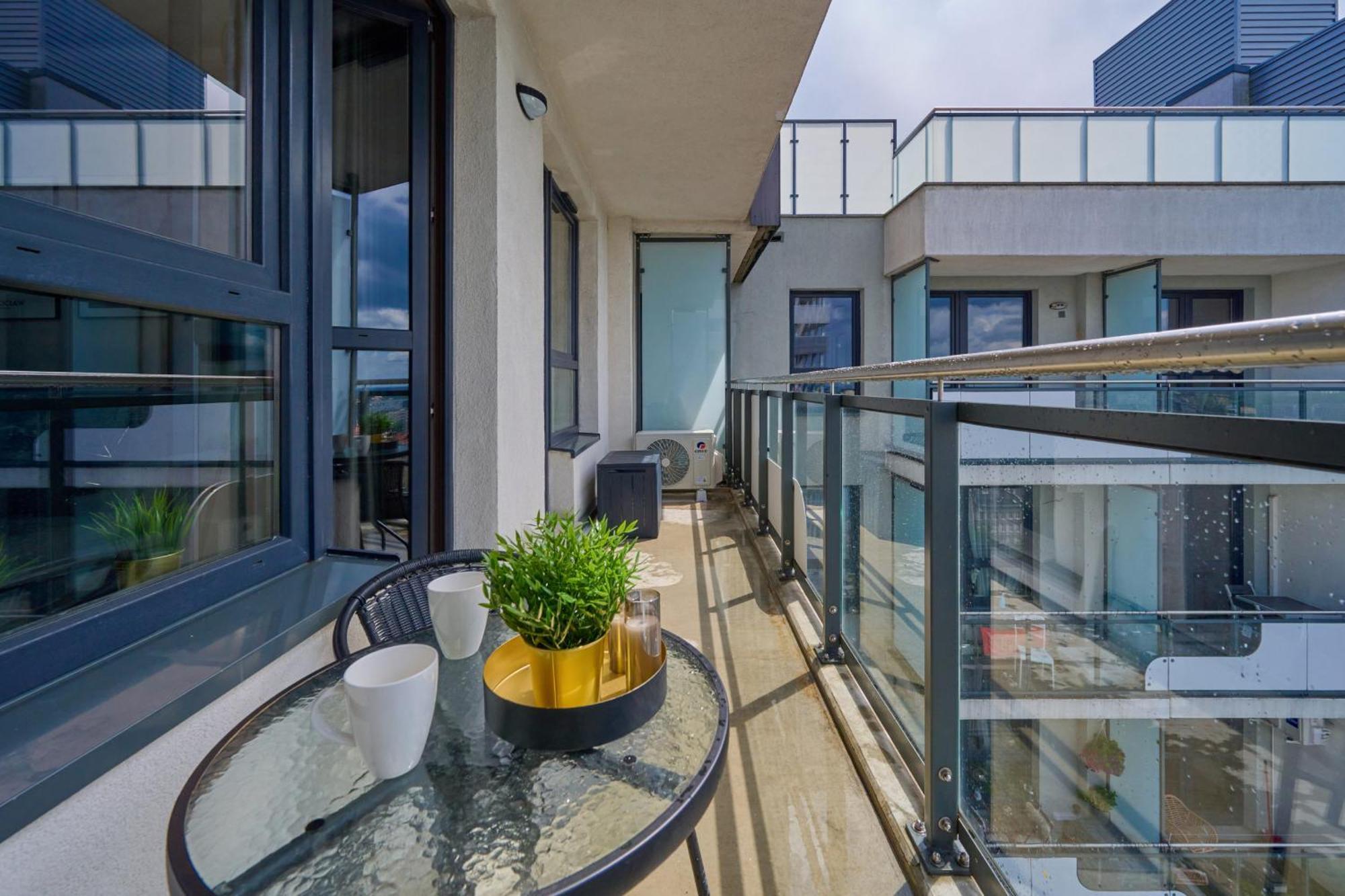 Odra Tower Apartment Center Of Wroclaw By Renters Prestige Eksteriør bilde